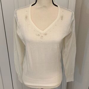Vintage Kimlon Ivory V neck sweater with embellishment - M